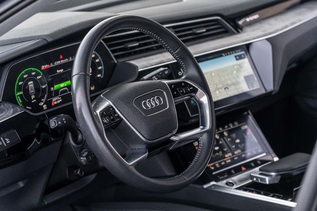 2021 Audi e-tron PRESTIGE, ONE OWNER - 22285733 - 23