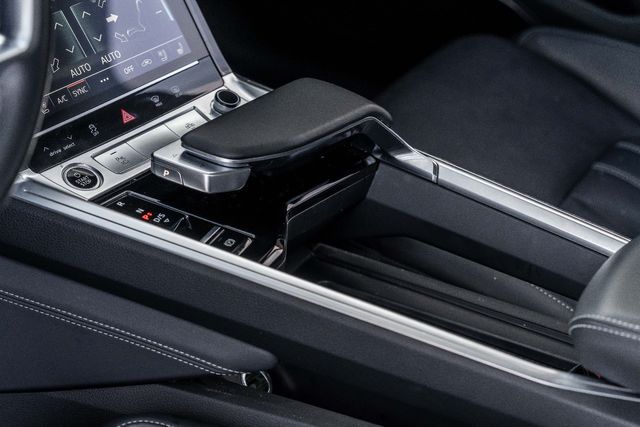 2021 Audi e-tron PRESTIGE, ONE OWNER - 22285733 - 30