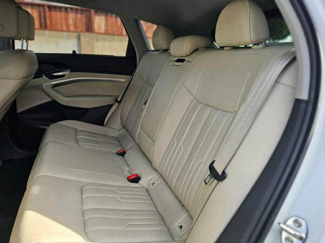 2021 Audi e-tron Prestige quattro - 22754765 - 9