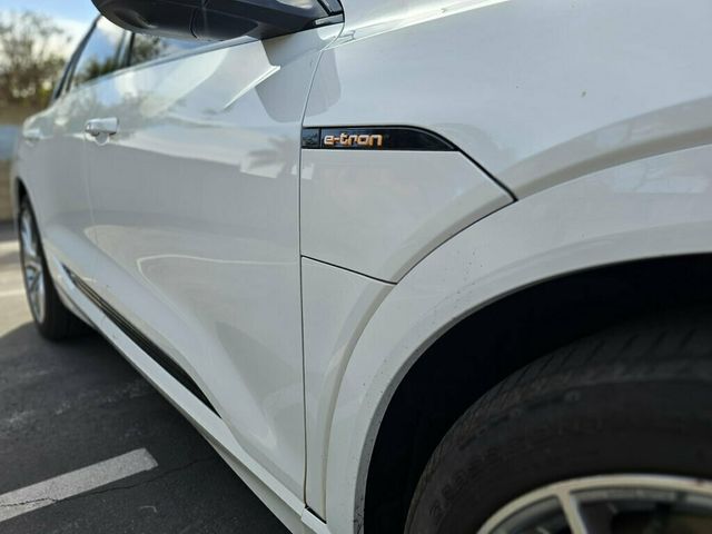 2021 Audi e-tron Prestige quattro - 22754765 - 29