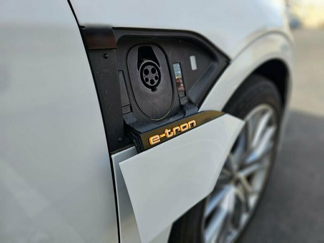 2021 Audi e-tron Prestige quattro - 22754765 - 30