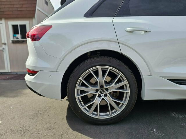 2021 Audi e-tron Prestige quattro - 22754765 - 32