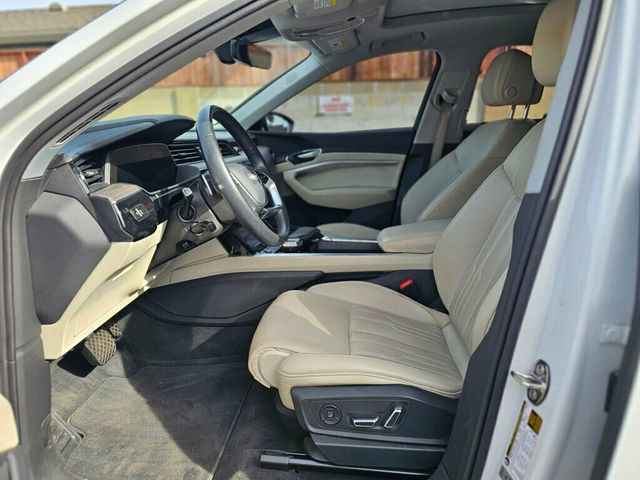 2021 Audi e-tron Prestige quattro - 22754765 - 8