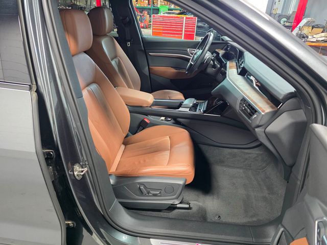 2021 Audi e-tron Sportback Premium quattro - 22985907 - 30