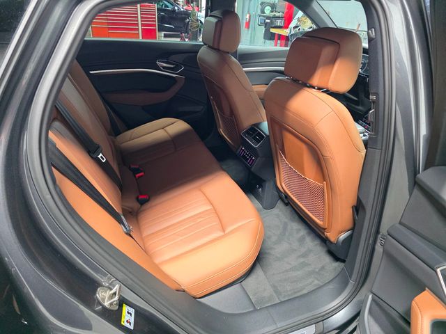 2021 Audi e-tron Sportback Premium quattro - 22985907 - 31