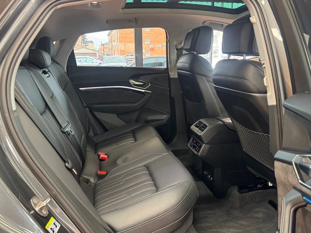 2021 Audi e-tron Sportback Prestige quattro - 22951436 - 19