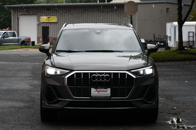 2021 Audi Q3 Premium 40 TFSI photo 2