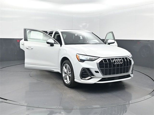 2021 Audi Q3 S line Premium 45 TFSI quattro - 22955431 - 40
