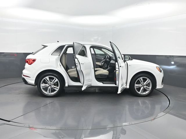 2021 Audi Q3 S line Premium 45 TFSI quattro - 23050841 - 32