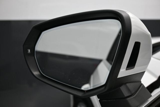 2021 Audi Q3 S line Premium 45 TFSI quattro - 23050841 - 3