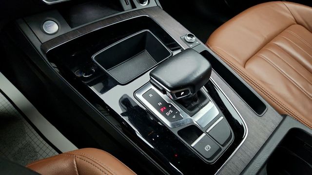 2021 Audi Q5 Premium 45 TFSI quattro with Convenience Pkg & Panoramic Sunroof - 22945355 - 16
