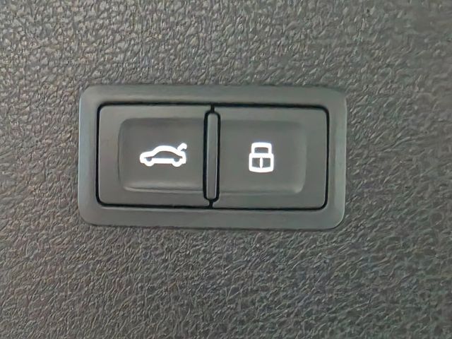 2021 Audi Q5 Premium 55 TFSI e quattro - 22927461 - 32