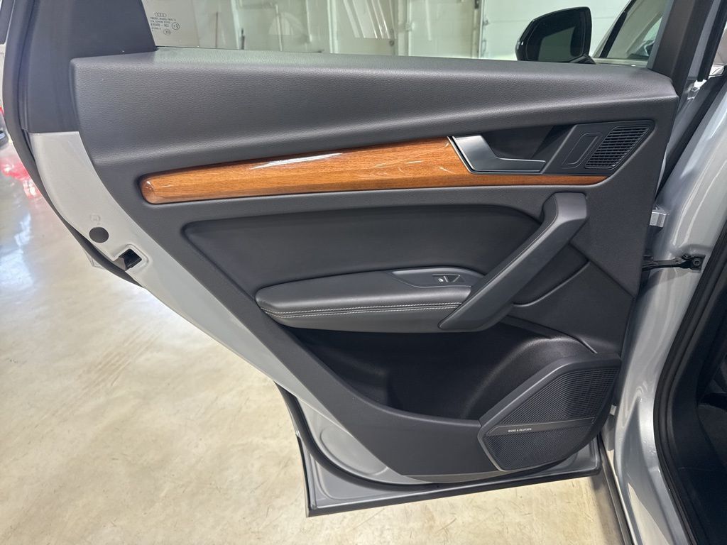 2021 Audi Q5 Premium Plus 45 TFSI quattro - 23011730 - 47