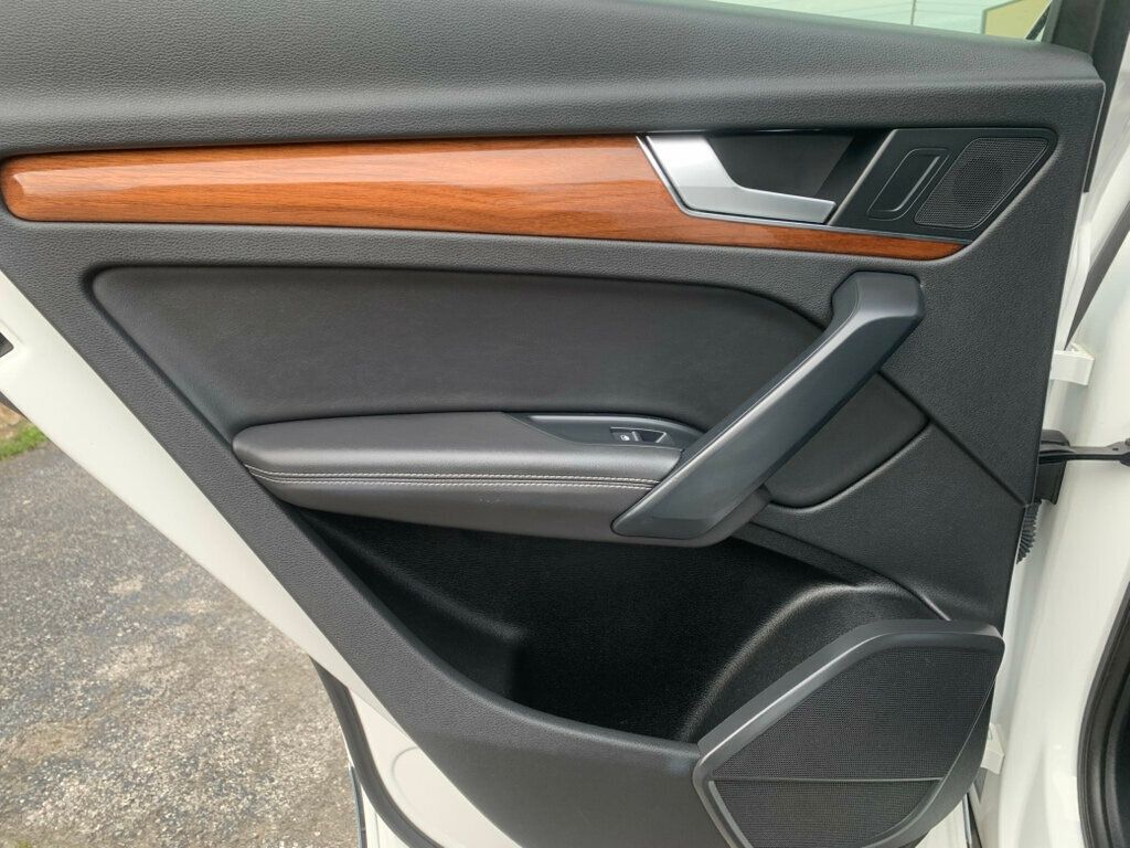 2021 Audi Q5 Premium Plus 45 TFSI photo 3