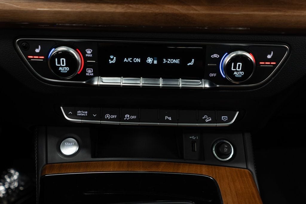 2021 Audi Q5 Premium Plus 45 TFSI photo 24