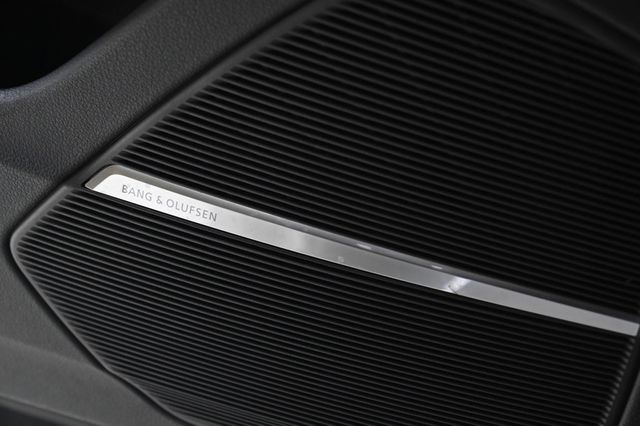 2021 Audi Q8 55 Premium Plus - 22936263 - 18