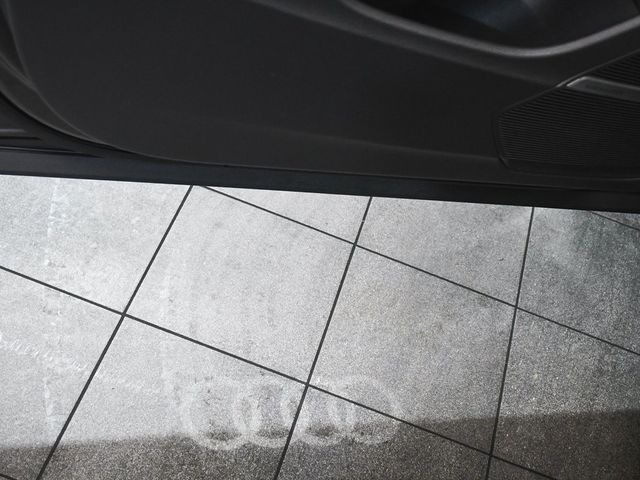 2021 Audi Q8 55 Premium Plus - 22913117 - 11