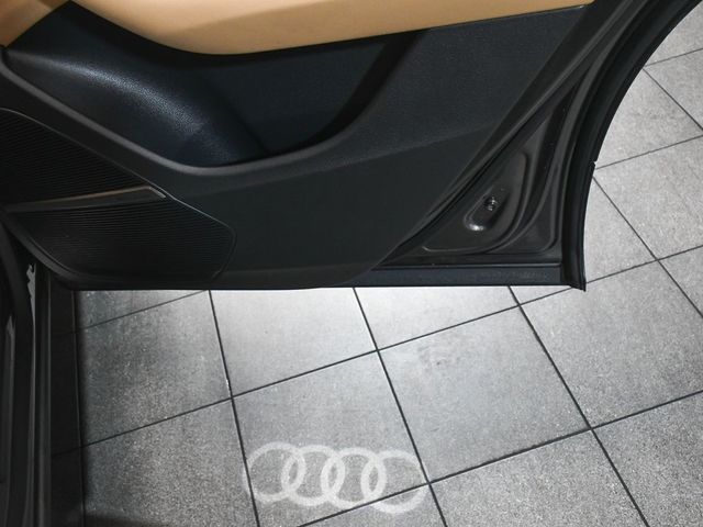 2021 Audi Q8 55 Premium Plus - 22913117 - 19