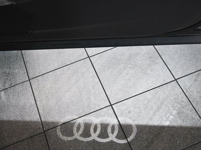 2021 Audi Q8 55 Premium Plus - 22913117 - 24