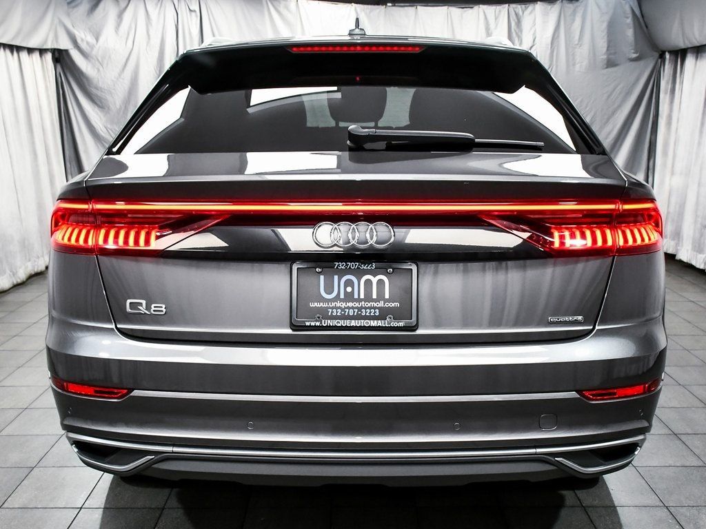 2021 Audi Q8 55 Premium Plus photo 3