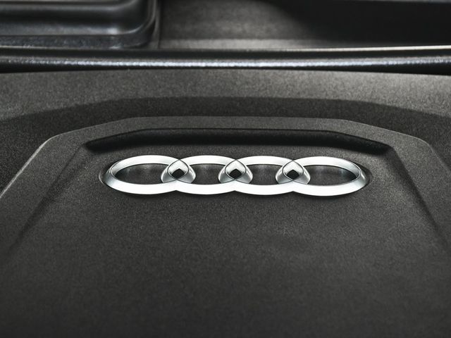 2021 Audi Q8 55 Premium Plus - 22913117 - 84