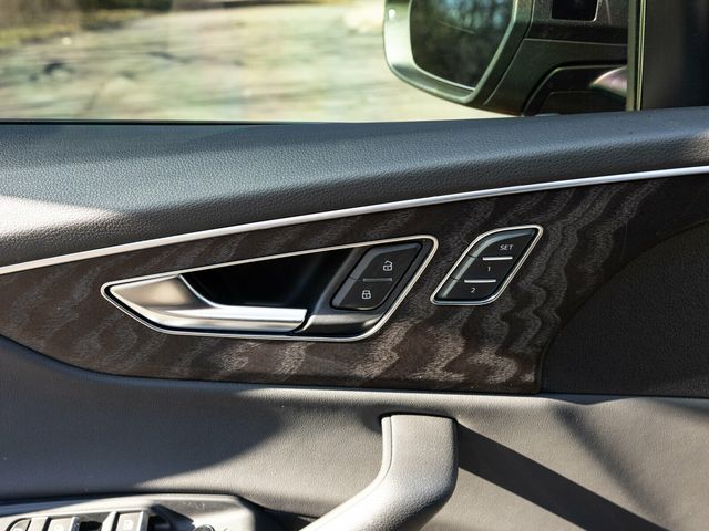 2021 Audi Q8 Premium Plus 55 TFSI, Executive Pack, S-Line+, Towing Pack - 22970712 - 24