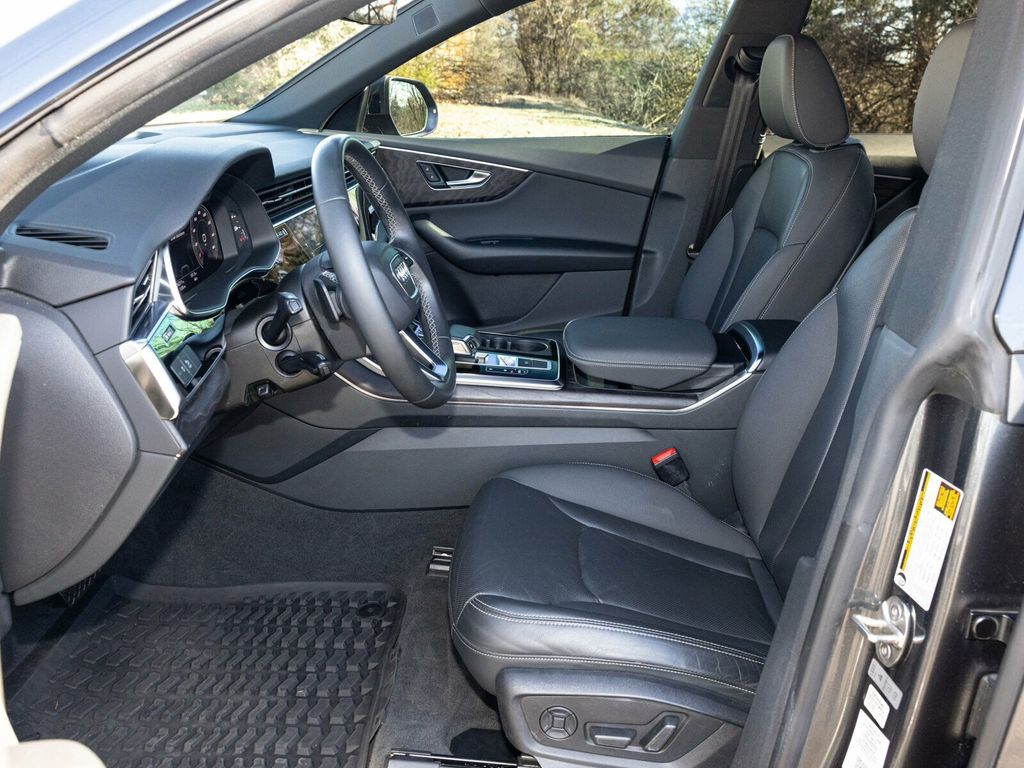 2021 Audi Q8 Premium Plus 55 TFSI, Executive Pack, S-Line+, Towing Pack - 22970712 - 28