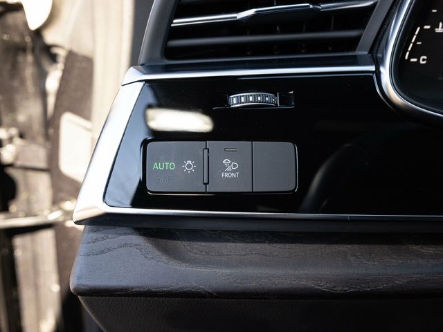 2021 Audi Q8 Premium Plus 55 TFSI, Executive Pack, S-Line+, Towing Pack - 22970712 - 32