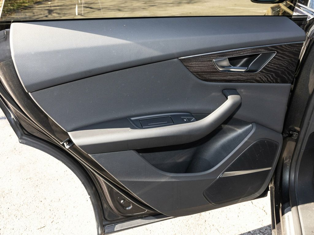 2021 Audi Q8 Premium Plus 55 TFSI, Executive Pack, S-Line+, Towing Pack - 22970712 - 50