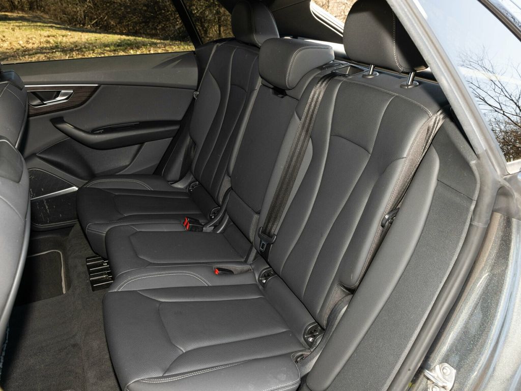 2021 Audi Q8 Premium Plus 55 TFSI, Executive Pack, S-Line+, Towing Pack - 22970712 - 53