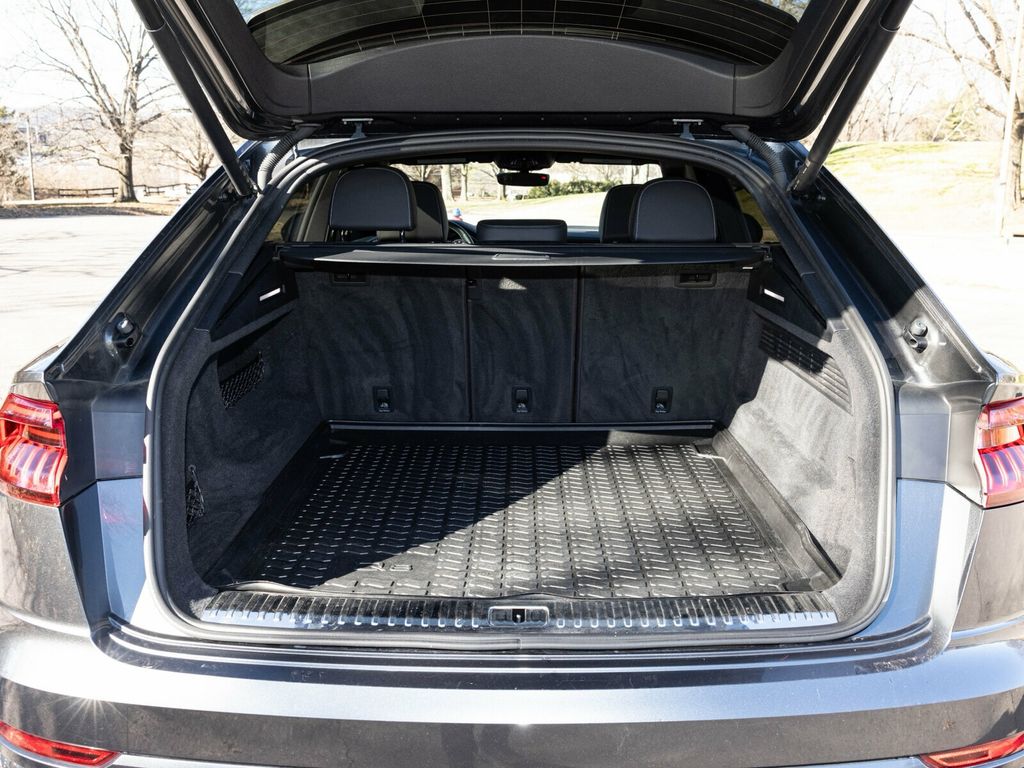 2021 Audi Q8 Premium Plus 55 TFSI, Executive Pack, S-Line+, Towing Pack - 22970712 - 55