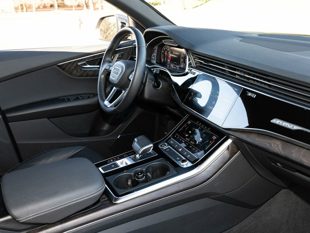 2021 Audi Q8 Premium Plus 55 TFSI, Executive Pack, S-Line+, Towing Pack - 22970712 - 68