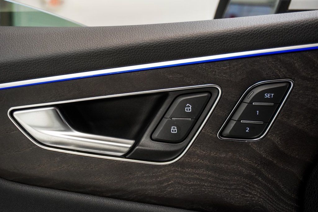 2021 Audi Q8 55 Premium Plus photo 35