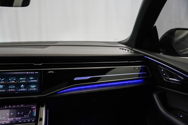 2021 Audi Q8 Premium Plus 55 TFSI quattro - 23045445 - 4