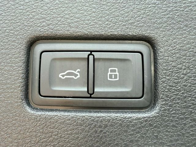 2021 Audi Q8 Premium Plus 55 TFSI quattro - 22896687 - 43