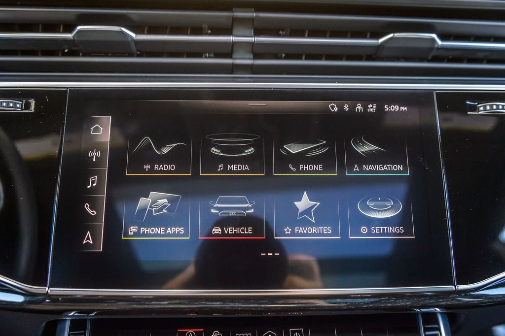 2021 Audi Q8 Q8 QUATTRO PREMIUM PLUS NAV BACKUP CAM PANO ROOF GORGEOUS - 22889633 - 18