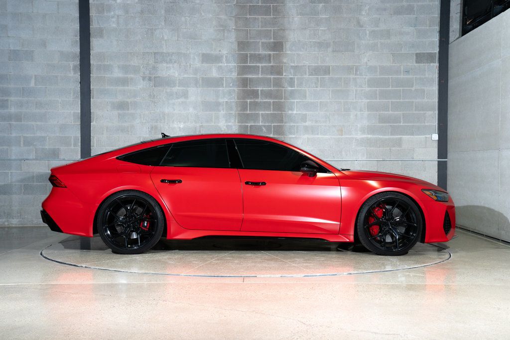 2021 Audi RS 7 Base photo 2