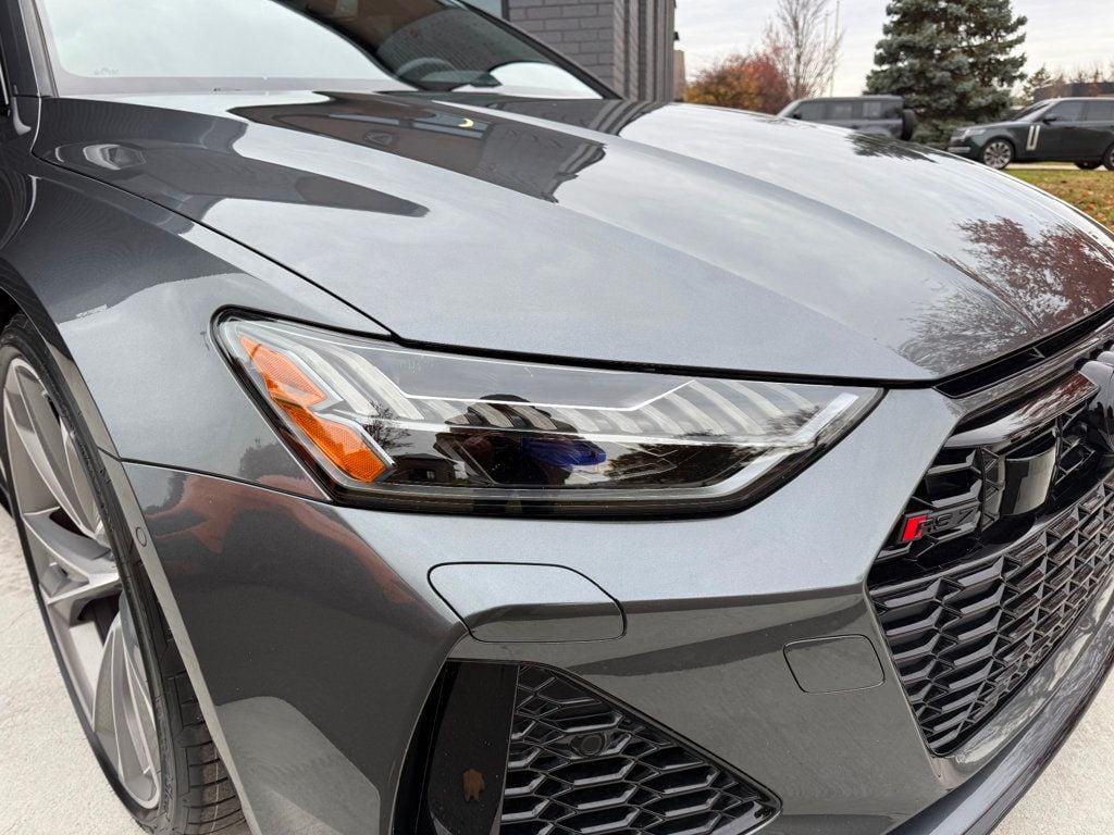 2021 Audi RS 7 Base photo 2