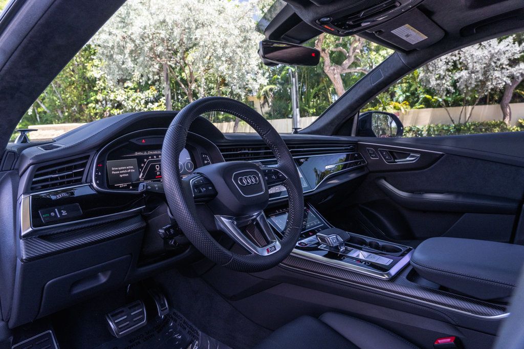 2021 Audi RS Q8 photo 15