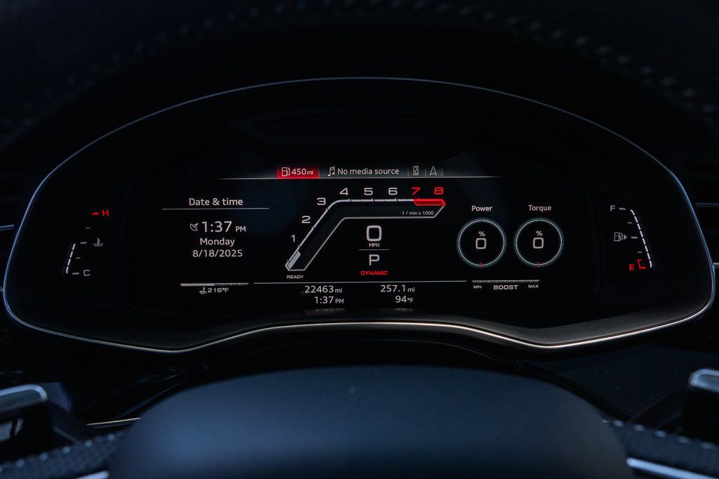2021 Audi RS Q8 photo 17