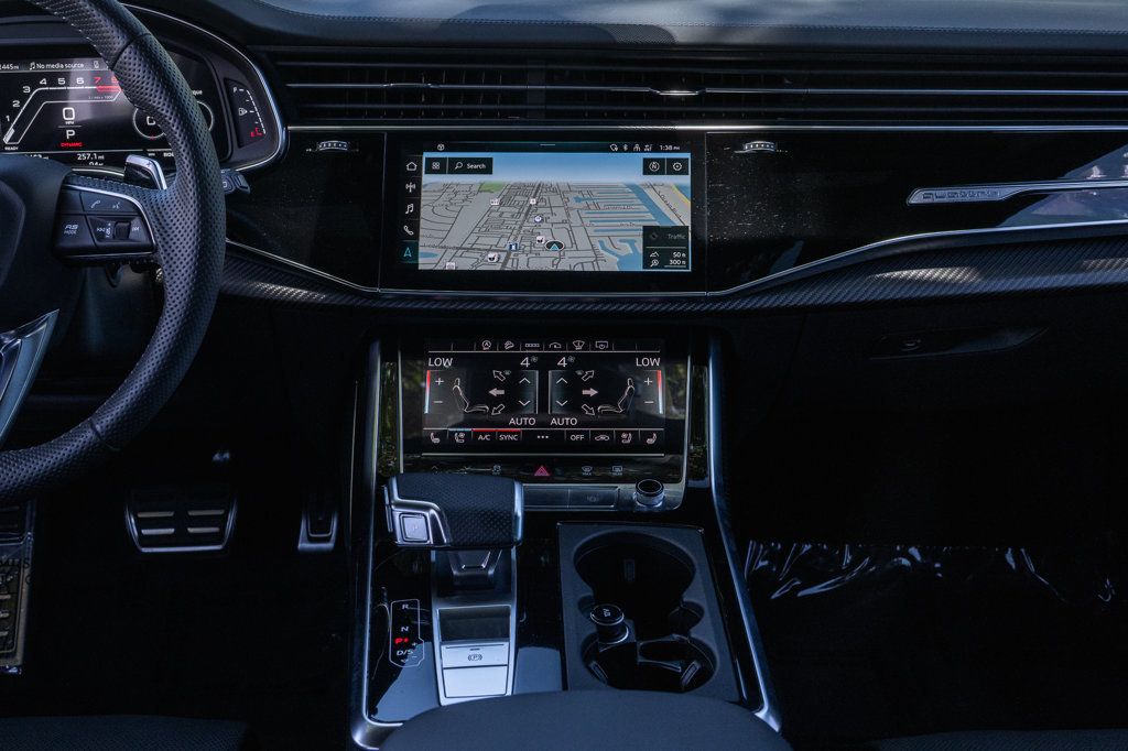 2021 Audi RS Q8 photo 18