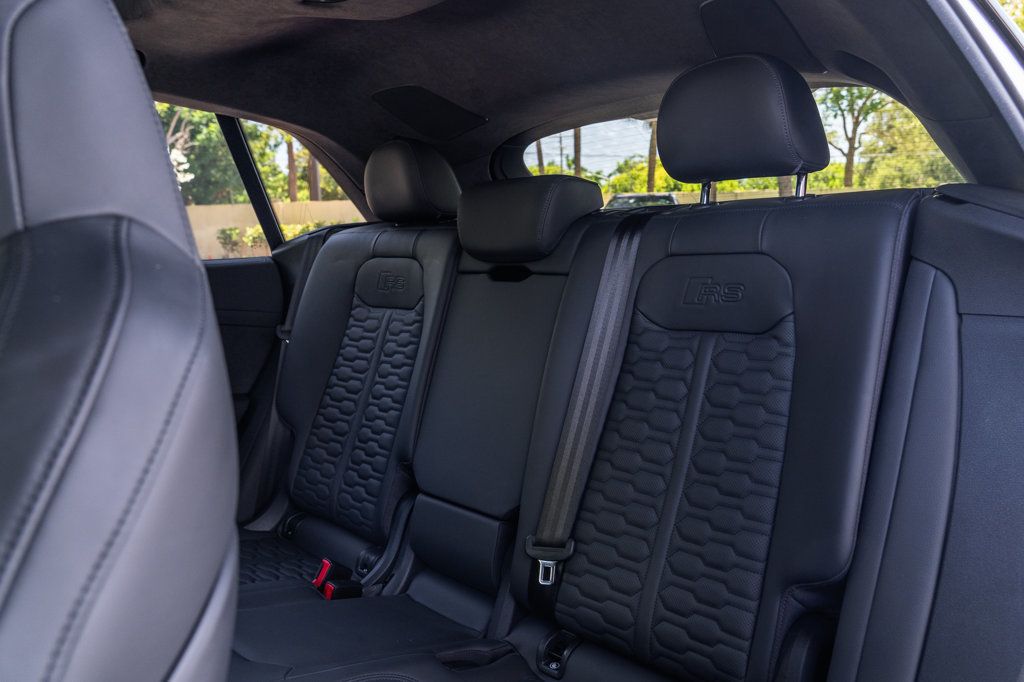 2021 Audi RS Q8 photo 21