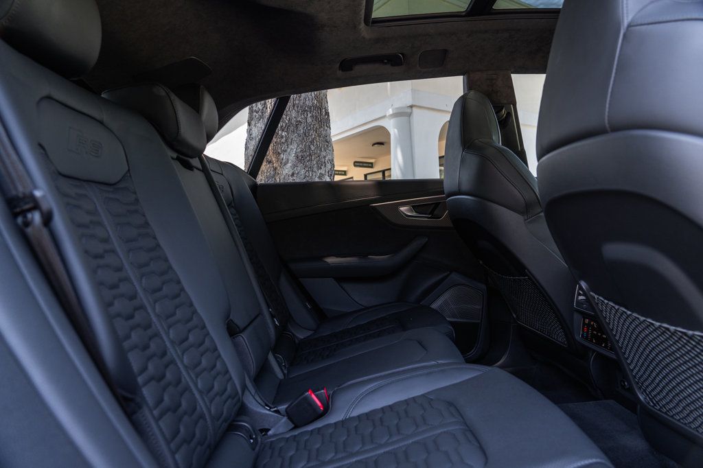 2021 Audi RS Q8 photo 23