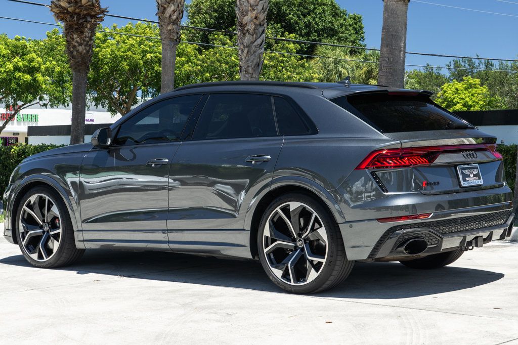 2021 Audi RS Q8 photo 5