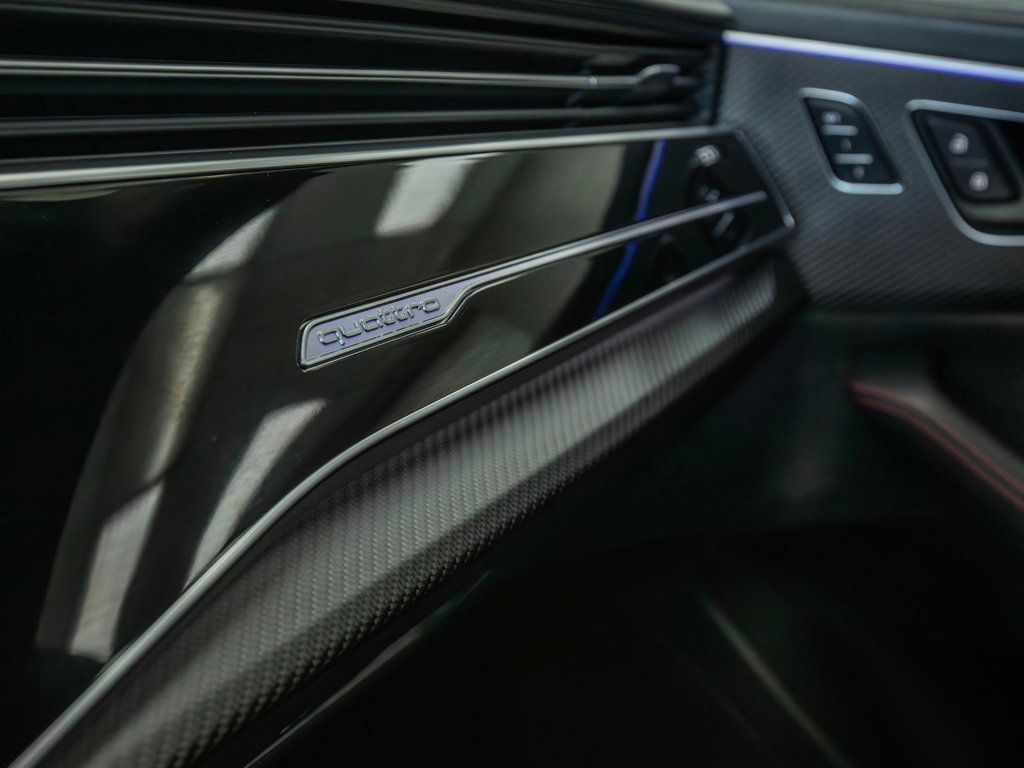 2021 Audi RS Q8 photo 21