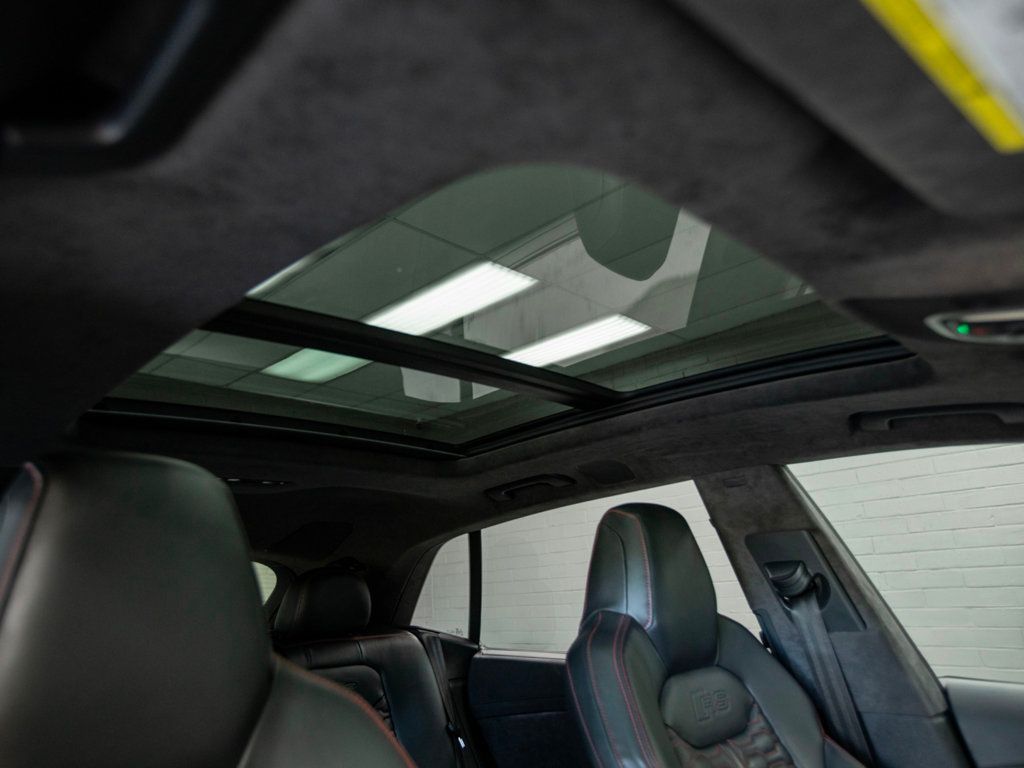 2021 Audi RS Q8 photo 26