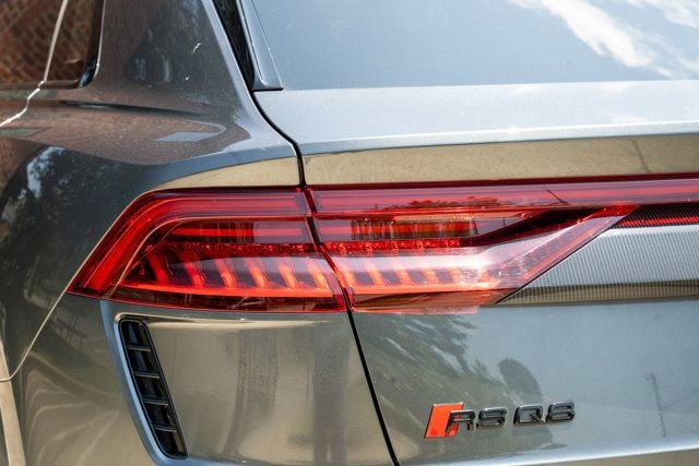 2021 Audi RS Q8 Local Trade/Executive Pkg/Carbon Optic Pkg/Heated&Cooled Seats - 23047119 - 11