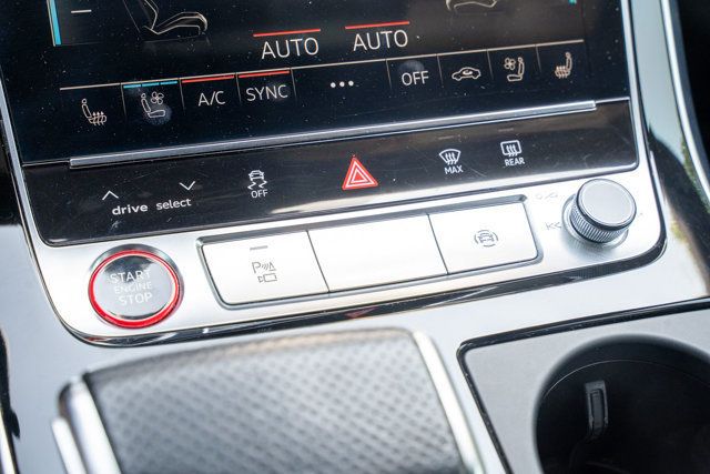 2021 Audi RS Q8 Local Trade/Executive Pkg/Carbon Optic Pkg/Heated&Cooled Seats - 23047119 - 30