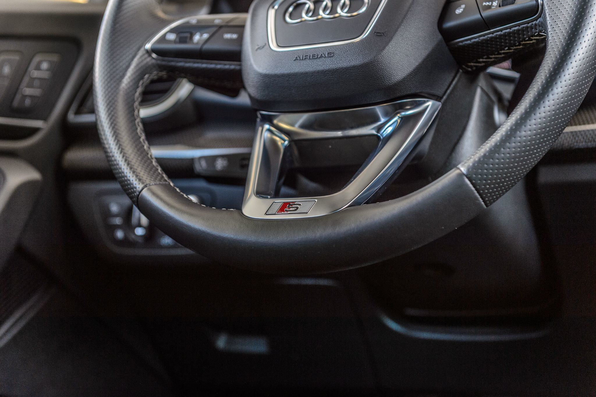 2021 Audi SQ5 Prestige photo 27