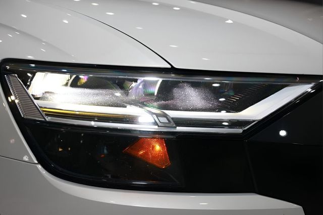 2021 Audi SQ8 Premium Plus 4.0 TFSI quattro - 22985321 - 33